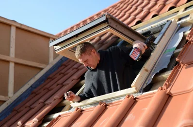 Pose de fenêtres de toit Velux à Lornay
